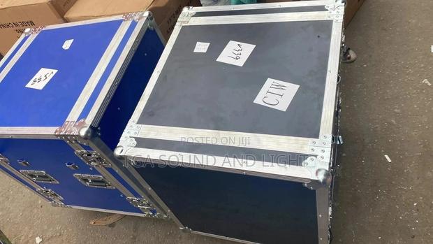 Size 14u Gig Ready Amplifier Rack With Table And Casters · Photo 3