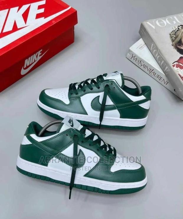 Nike SB Dunk Low Varsity Green · Photo 3