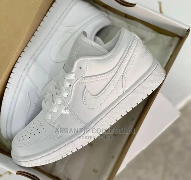 Air Jordan 1 Low · Photo 3