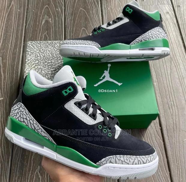 Jordan 3 Pine Green · Photo 4