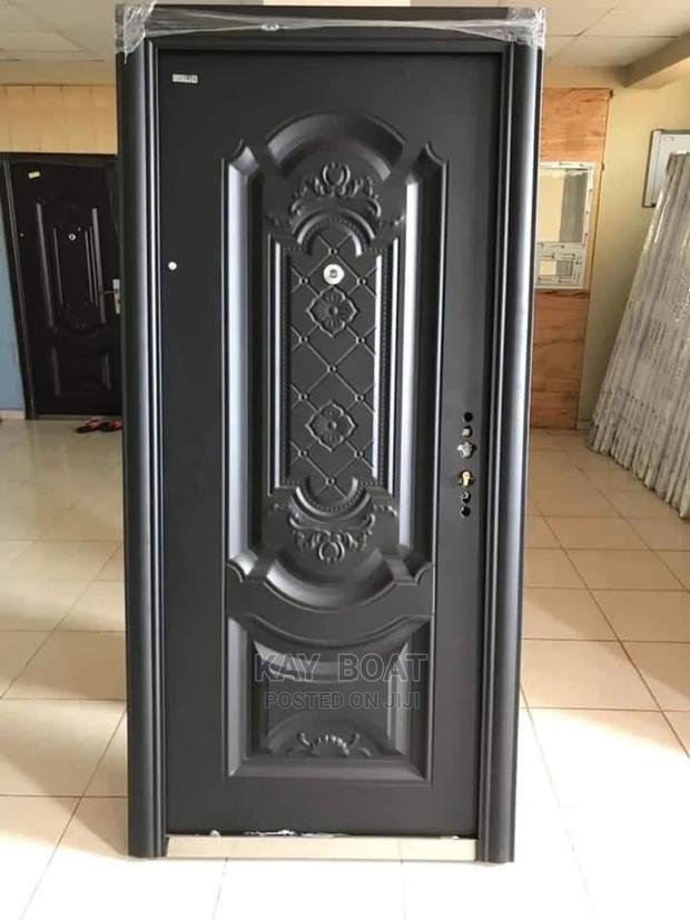 A Heavy Stainless Door With All Accessories · Photo 2