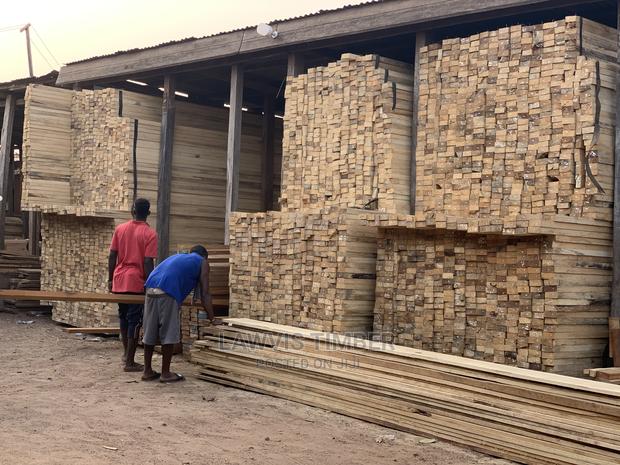 Quality Wood for Roofing and Structural Works · Photo 2