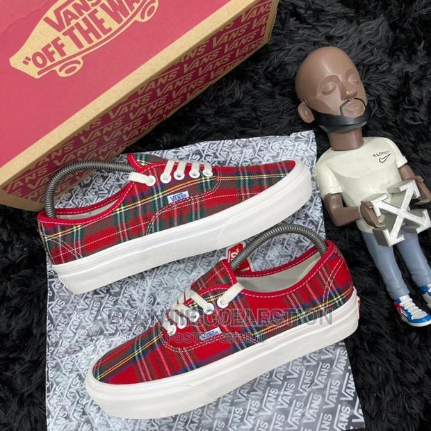 Burberry Vans · Photo 4
