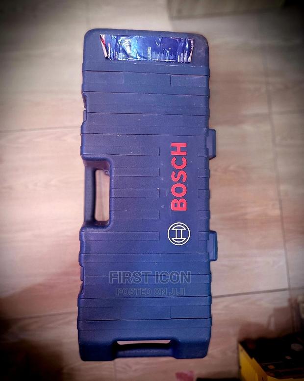 GSH 16-28 Bosch Professional Demolition Breaker · Photo 2