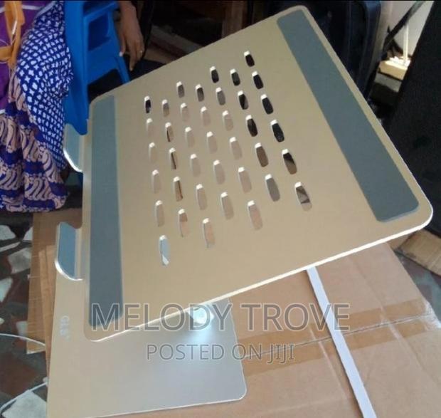 Silver Foldable Laptop Stand · Photo 4