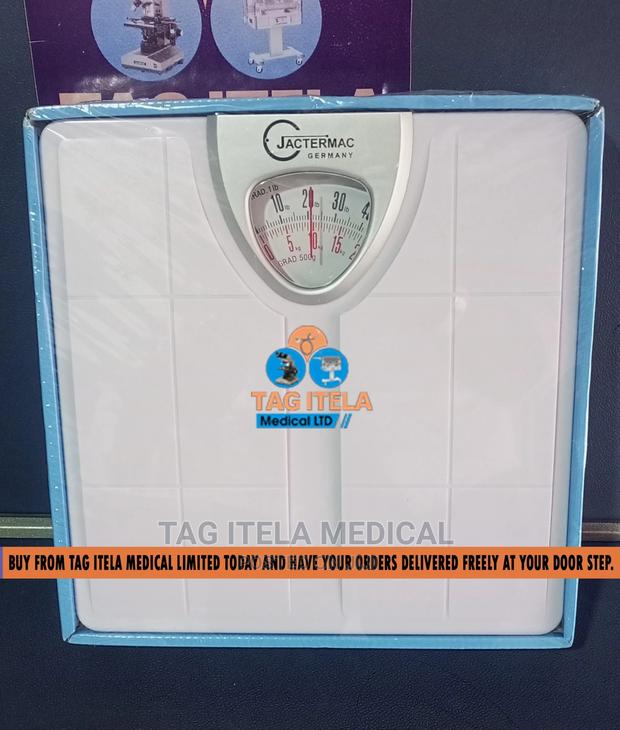 Bathroom Scale (Mechanical) · Photo 2
