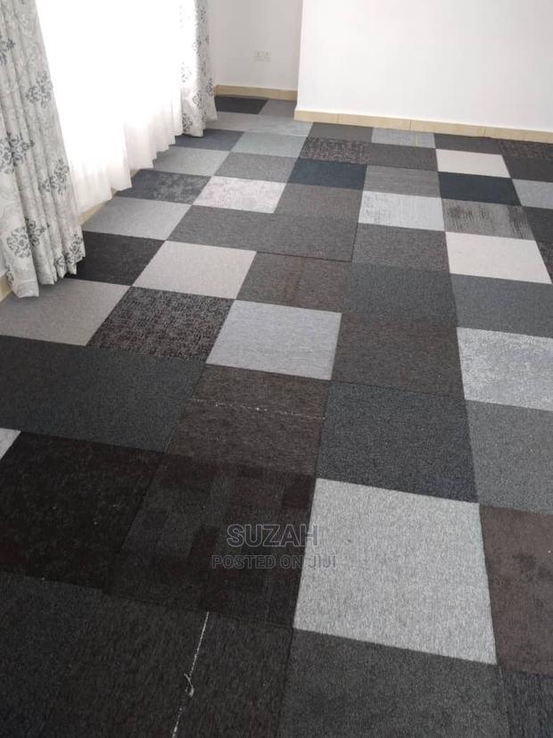 Woolen Tile Carpet · Photo 2
