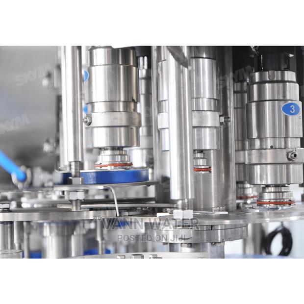 Complete Bottle Water or Drink Filling Line · Photo 2