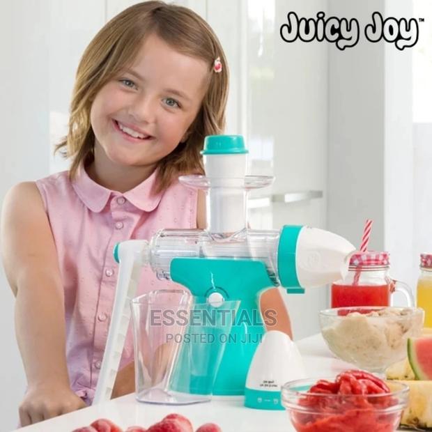 Manual Juicer and Ice Cream Maker · Photo 1
