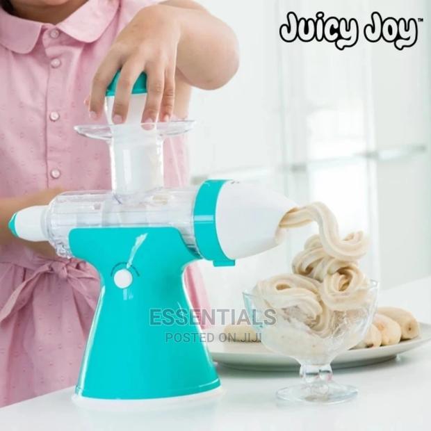 Manual Juicer and Ice Cream Maker · Photo 2