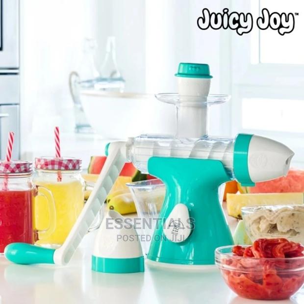 Manual Juicer and Ice Cream Maker · Photo 3