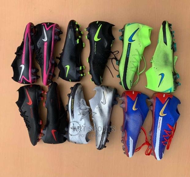 Nike Phantom Boots . · Photo 3