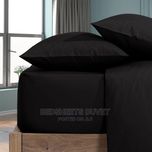 Black Bed Cover Set · Photo 2
