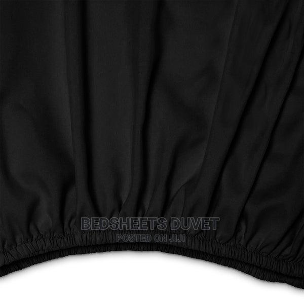 Black Elasticated Bed Cover · Photo 2