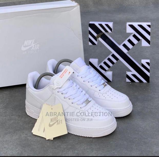 Nike Air Force 1 White · Photo 4