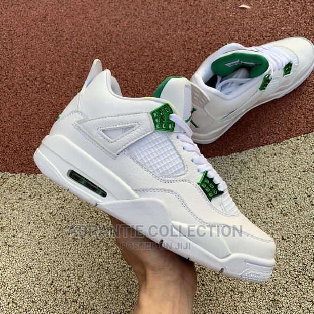Jordan Retro 4 Metallic Green · Photo 4