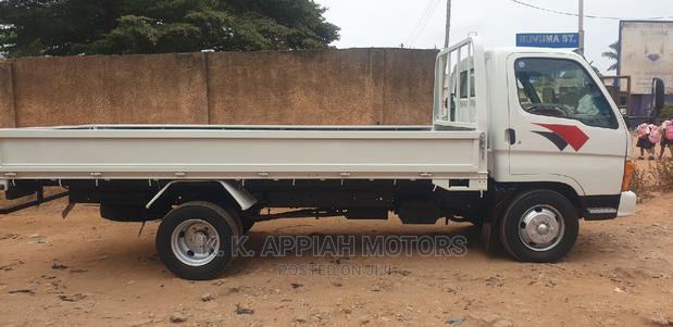 Hyundai Mighty Truck photo 6