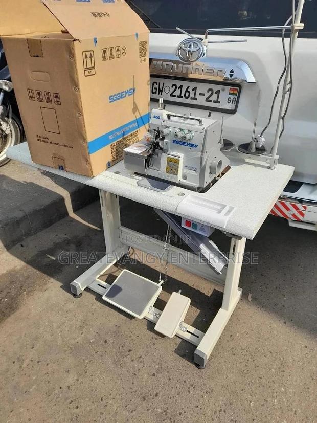 Knitting Machine For Sale · Photo 4