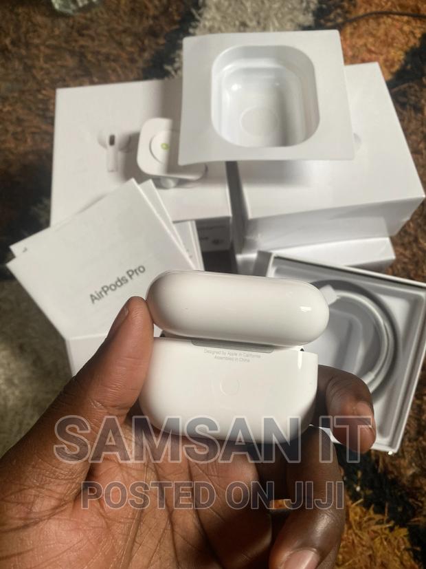 Apple Airpods PRO 2nd Gen. (Extra Base) With Magsafe Case photo 6