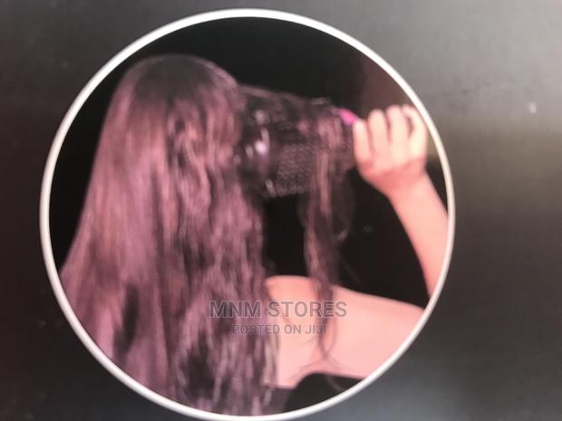 Hair Dryer With Brush · Photo 3