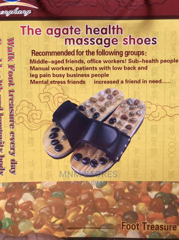 Stone Massaging Slippers · Photo 4