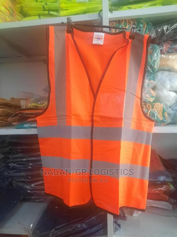 Orange/Green ( Taha) Reflective Vests · Photo 4
