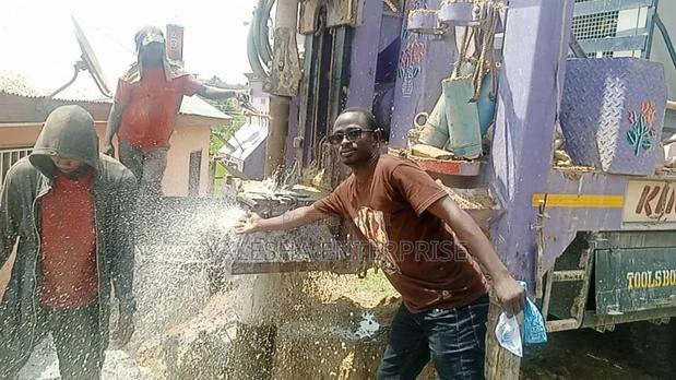 Borehole Drilling and Mechanisation · Photo 4