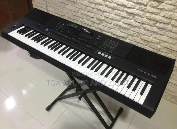 Psr Ew425 76-key Touch Sensitive Keyboard · Photo 4