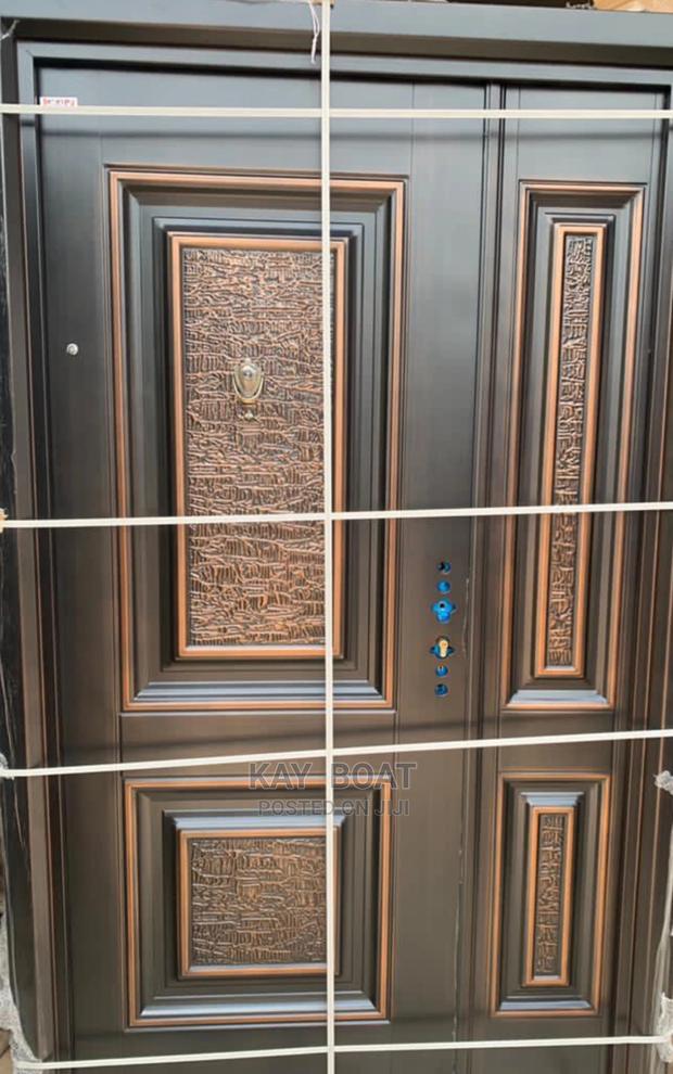Elegant Door With All Accessories Available · Photo 2