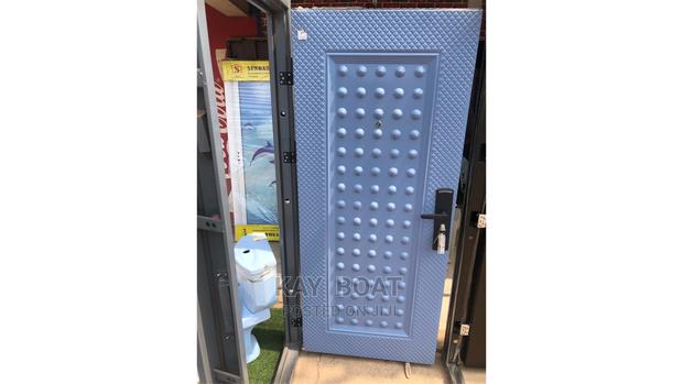 Standard Door With All Accessories Available. · Photo 2