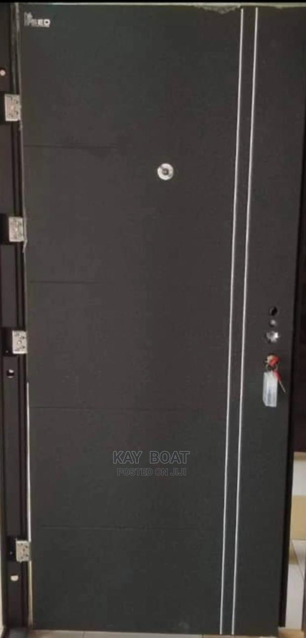 Black Standard Door With All Accessories · Photo 2