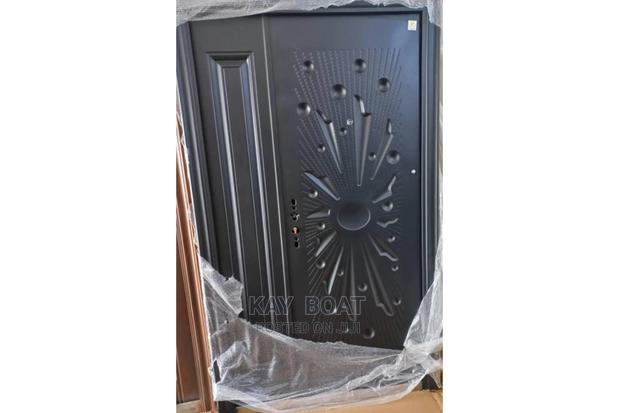 Strong Decent Black Door With All Accessories Available · Photo 2