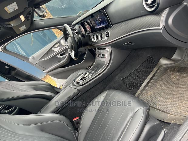 Mercedes-Benz E300 2019 Silver