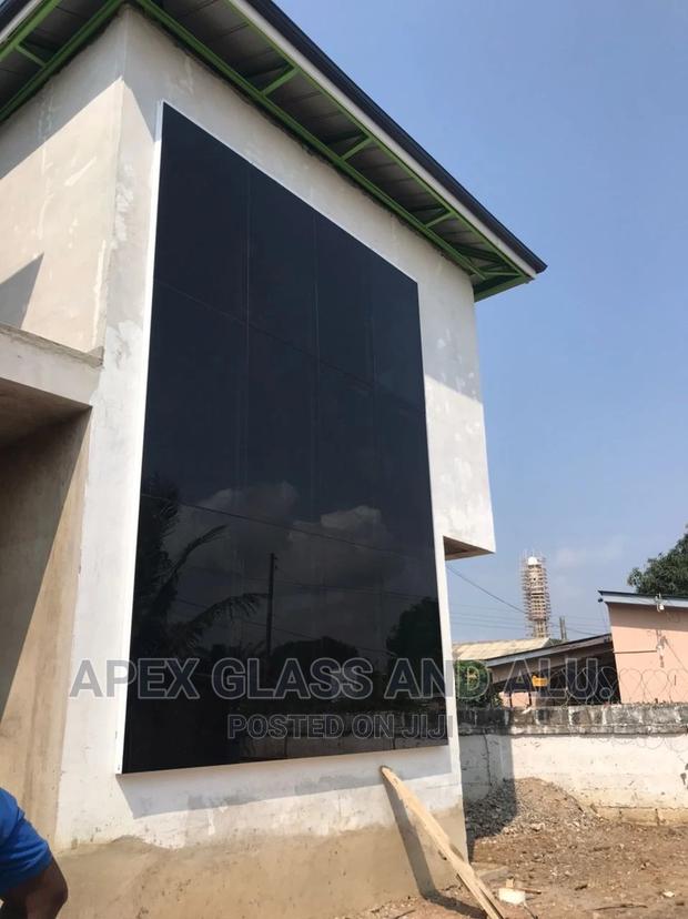 Aluminum Sliding Window With an Arc photo 5