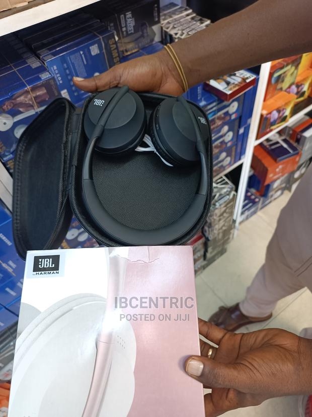 JBL Wireless Headphone · Photo 4