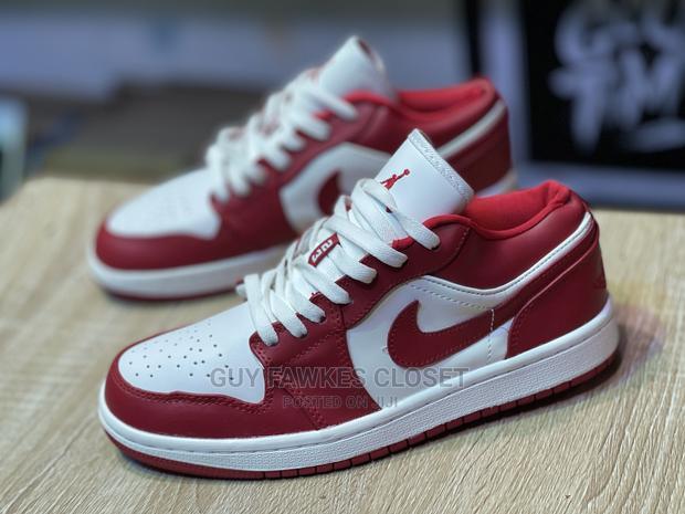 Air Jordan 1 Low · Photo 4