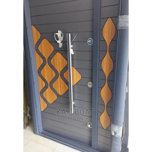 Metallic and Strong One and Half Door Available · Photo 2