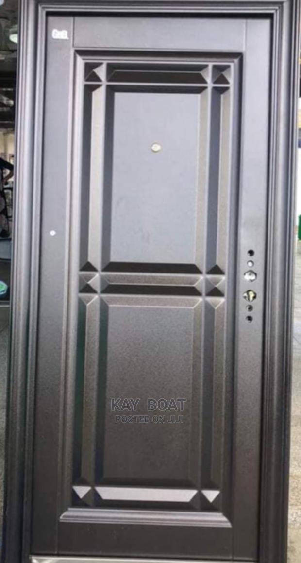 Single Standard Door Available · Photo 2