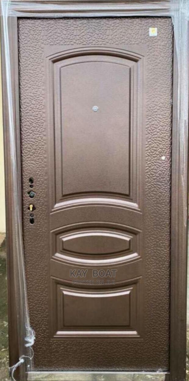 A Weatherproof Door Available With All Accessories · Photo 2
