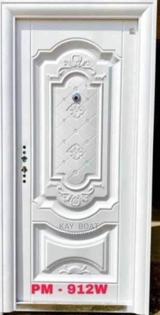 No Scratches Standard Door Available With All Accessories · Photo 2
