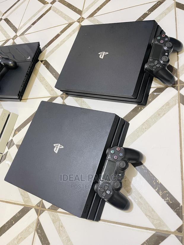 Playstation 4 Pro Black Edition · Photo 4