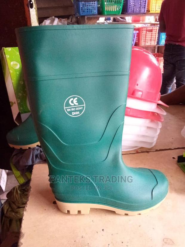 Rain Boots · Photo 4