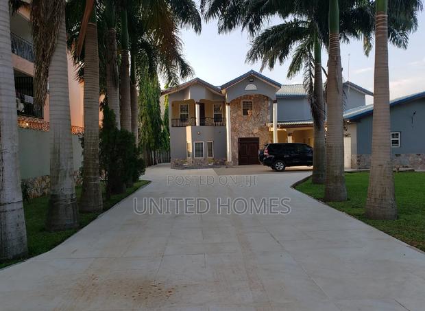 7bdrm House in Adjiriganor for Sale · Photo 2