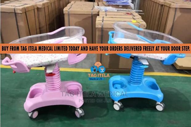 Hospital Baby Cot (Plastic) · Photo 4