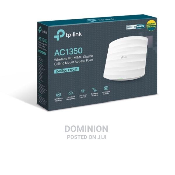 Tp-Link Eap225 V3 Ac1350 Wireless Mu-Mimo Gigabit Ceiling · Photo 2