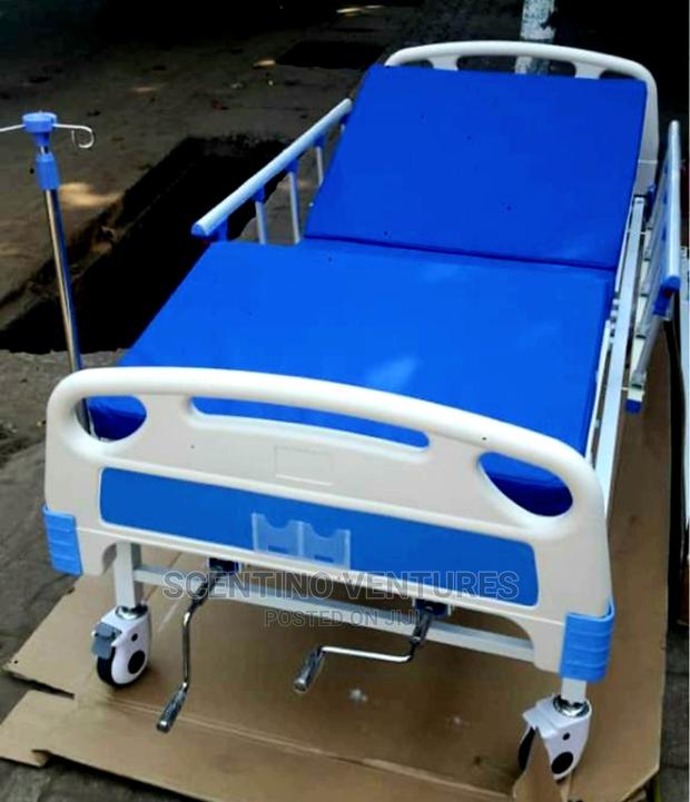 2 Crank Hospital Bed With Mattress and Accessories · Photo 2
