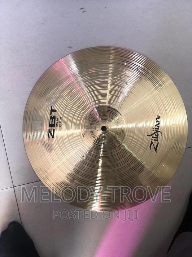 Zildjian ZBT 16" Crash Cymbal · Photo 2