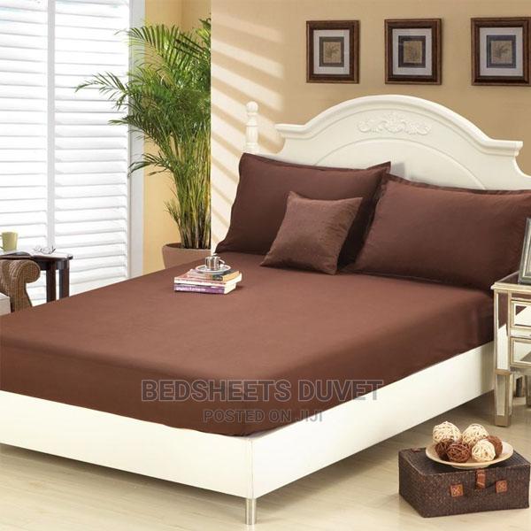 2 Bedsheets and Four Pillow Cases · Photo 2