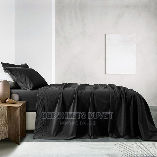 2 Bedsheets and Four Pillow Cases · Photo 2