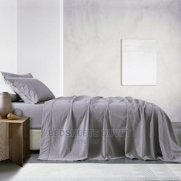 2 Bedsheets and Four Pillow Cases · Photo 2